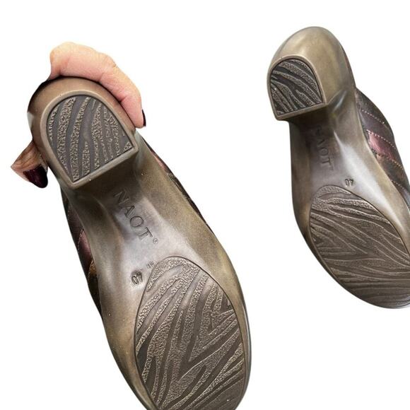 NWOT NAOT -women’s 9/40 leather slip on metallic multicolored mules - Picture 8 of 8